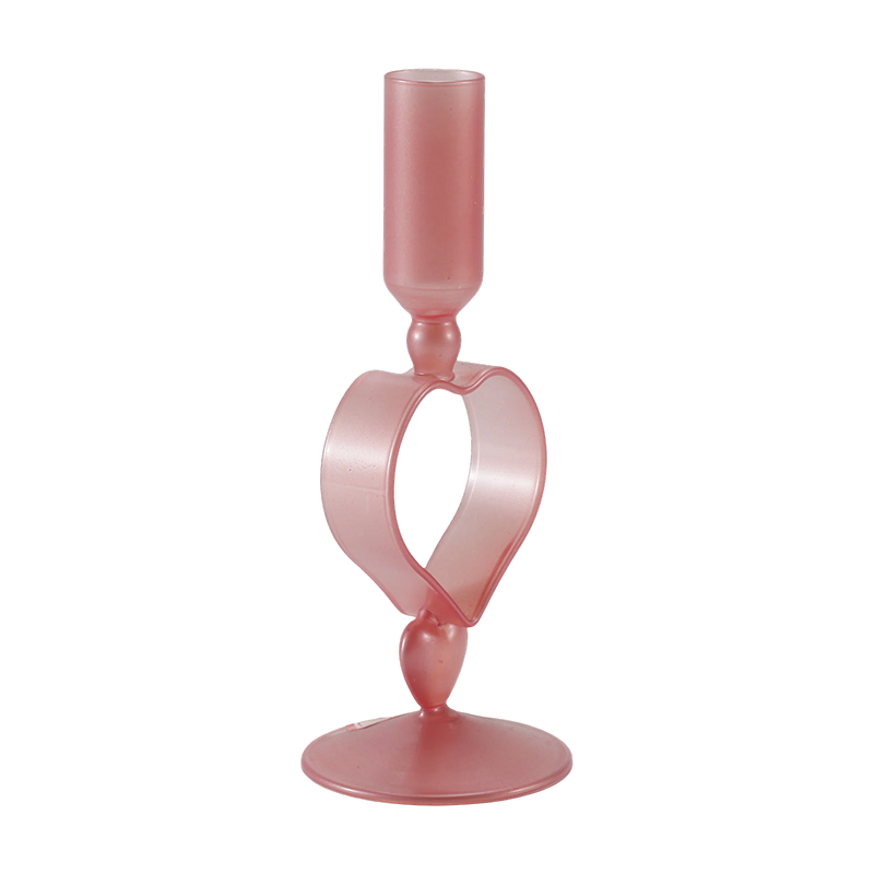 Romantisk og minimalistisk lysestakesamling i glass